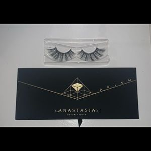 Authentic Anastasia palette and lashes